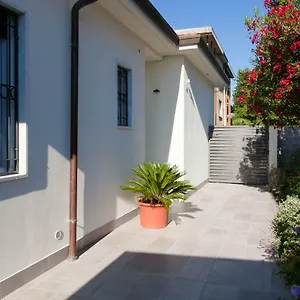 Flora Casa vacanze Marina Di Carrara